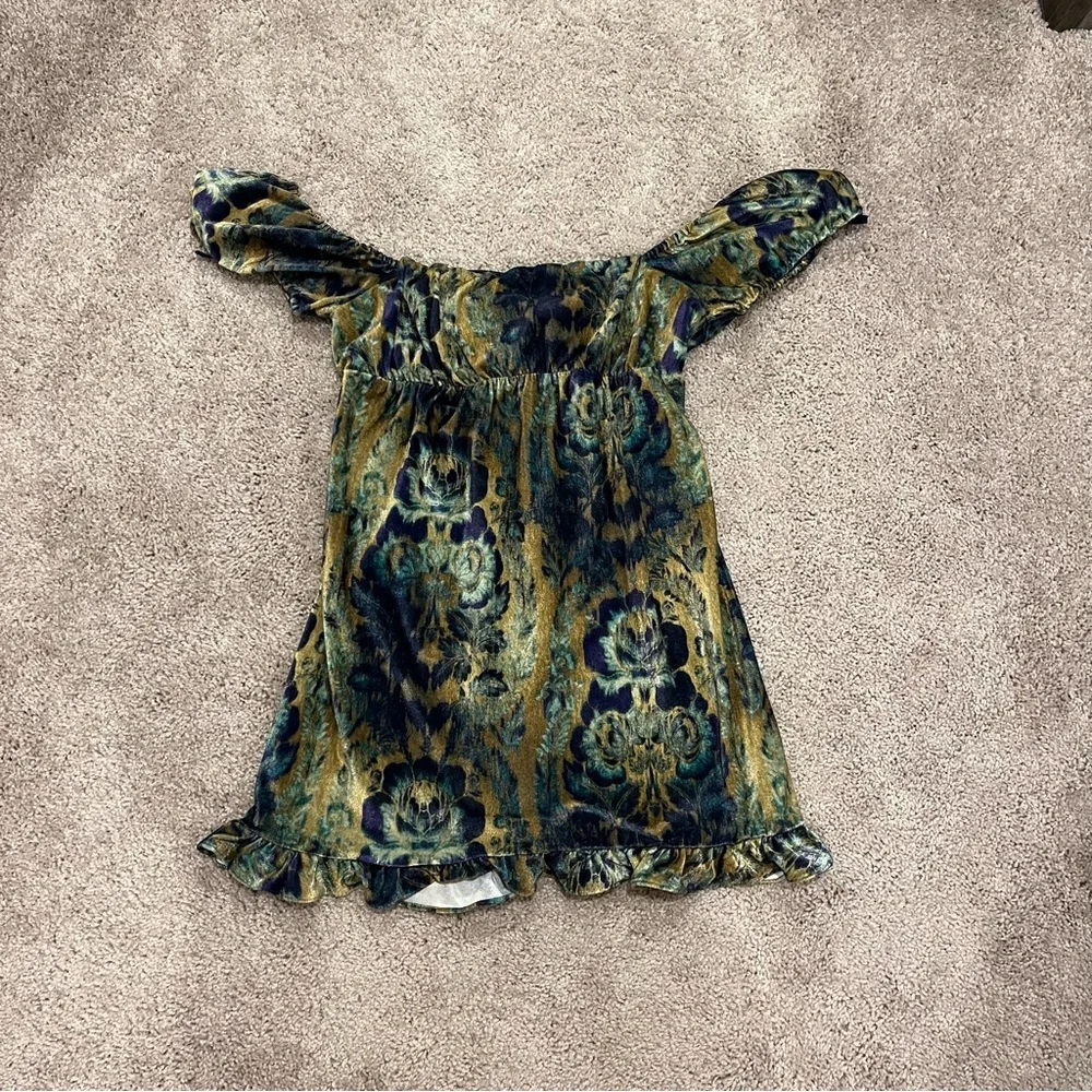 UO Claudette Velvet Babydoll Dress - Picture 2 of 4